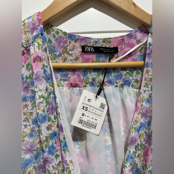 Floral bodysuit Top - Picture 2 of 4